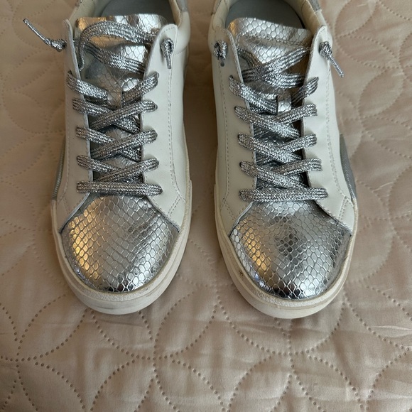 Dolce Vita Size 7 1/2 Women's Silver and White Sneakers - Picture 2 of 3